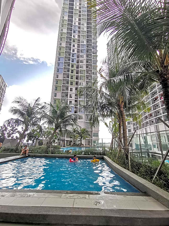 Roomspace Suites @ I-City Theme Park