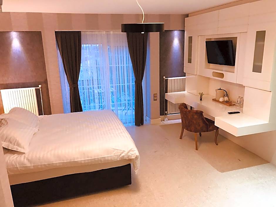 Blackmoon Villa Hotel 