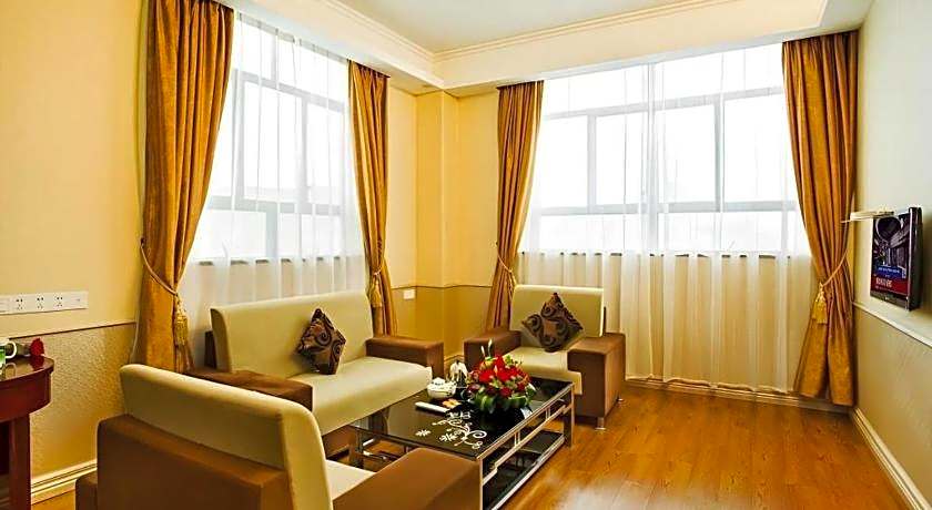 GreenTree Inn Jieyang North Linjiang Road Express Hotel