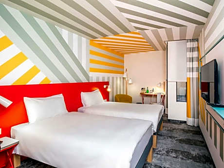 Standard Room with Two Single Beds