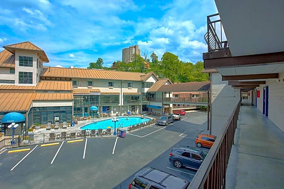 Sidney James Mountain Lodge