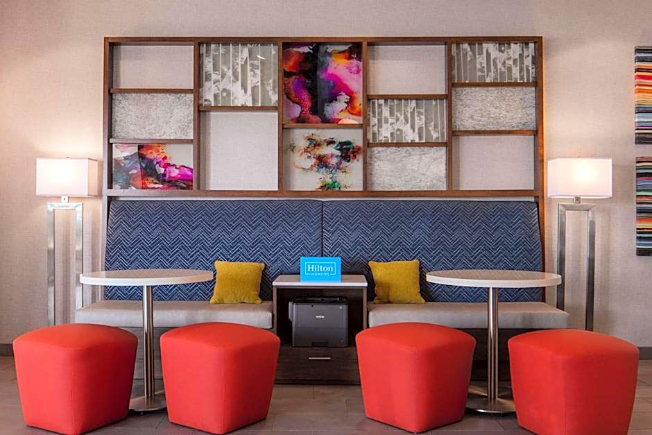 Hampton Inn By Hilton And Suites El Paso-Airport