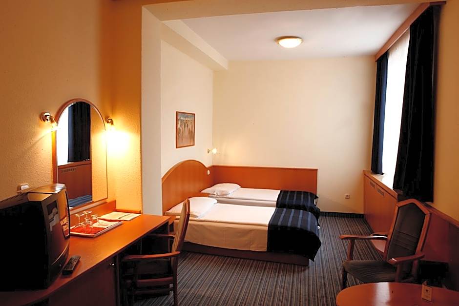 Benczur Hotel