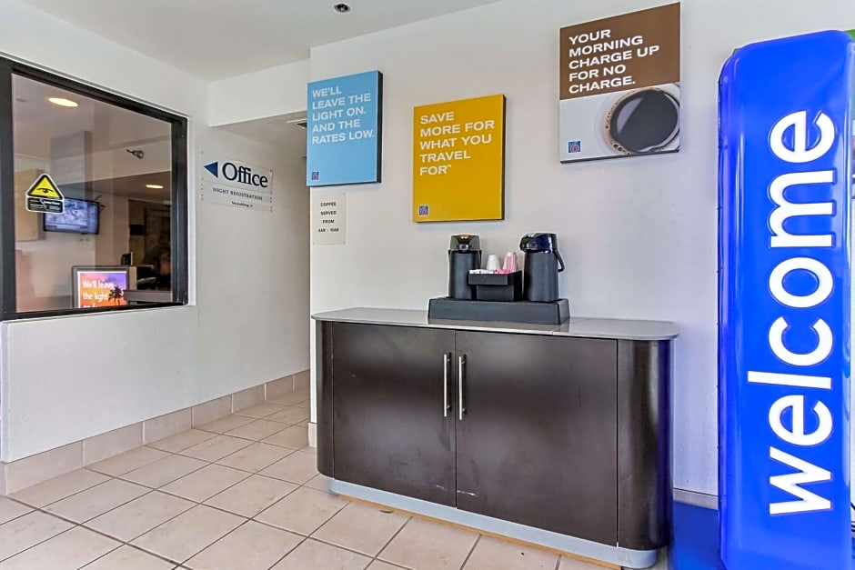 Motel 6-Salinas, CA - South - Monterey Area