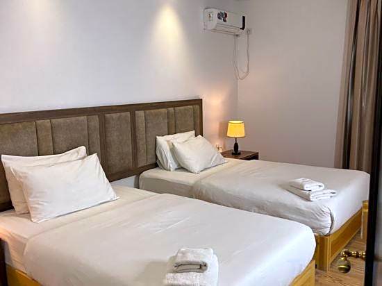 Lyabi House Hotel