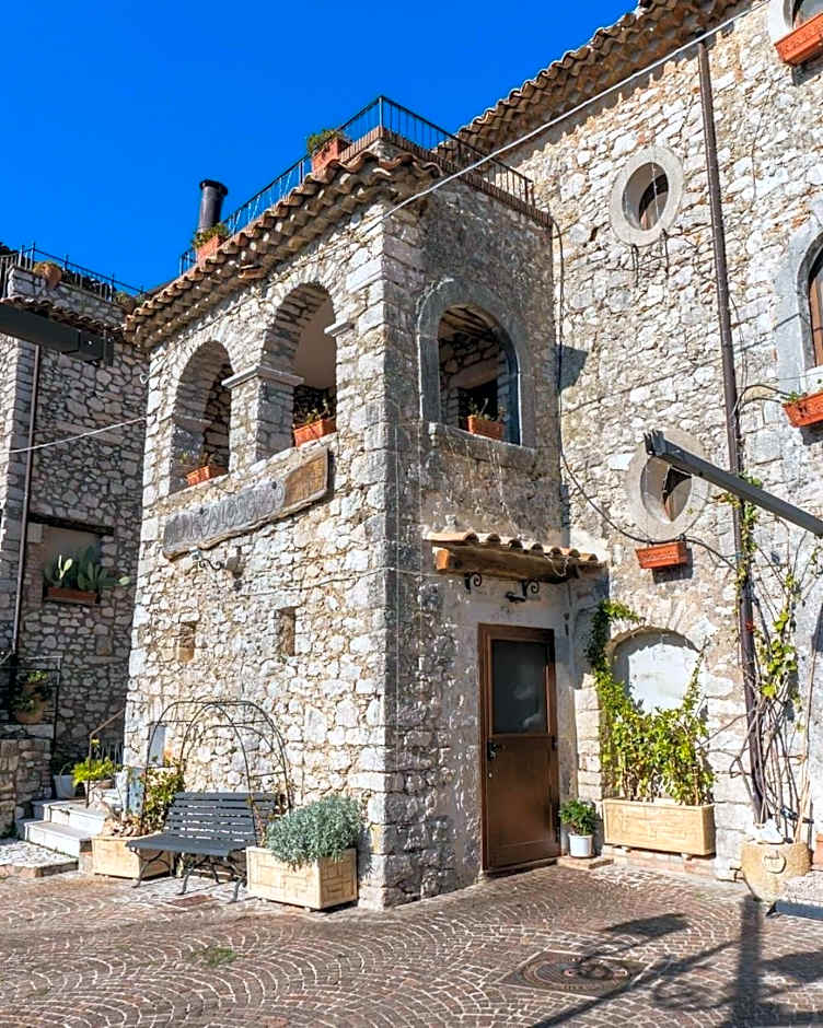 Al Piccolo Borgo Locanda Con Alloggio