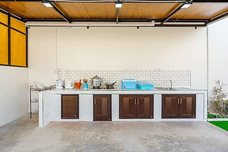 บ้านพักพูลวิลล่า love paradise ชะอำ