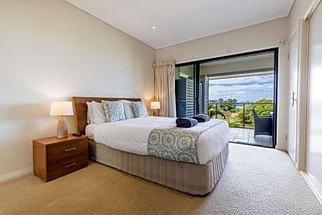 Loka Santi 14 - Gorgeous Three-Bedroom Beachfront Penthouse with Sea Views & Heated Communal Pool in Sunny Agnes Water