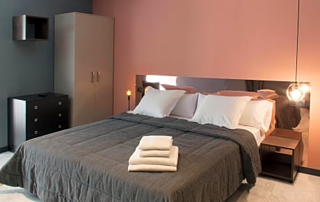 STANDARD STUDIO APARTMENTS