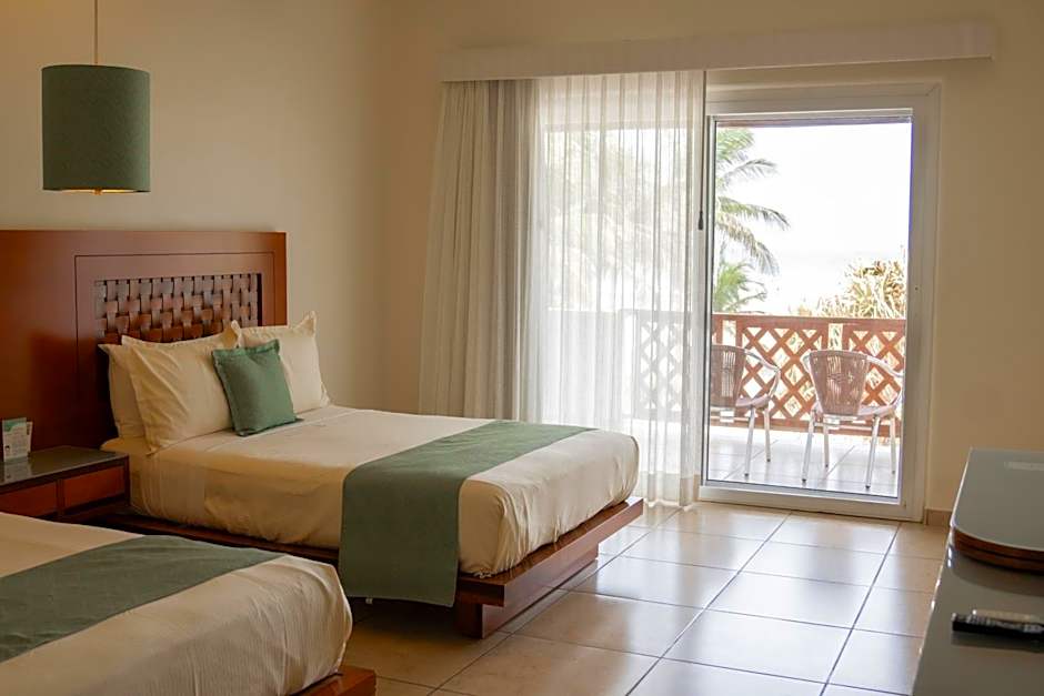 Photo 1 of 8 of 2 Double Beds, Ocean View