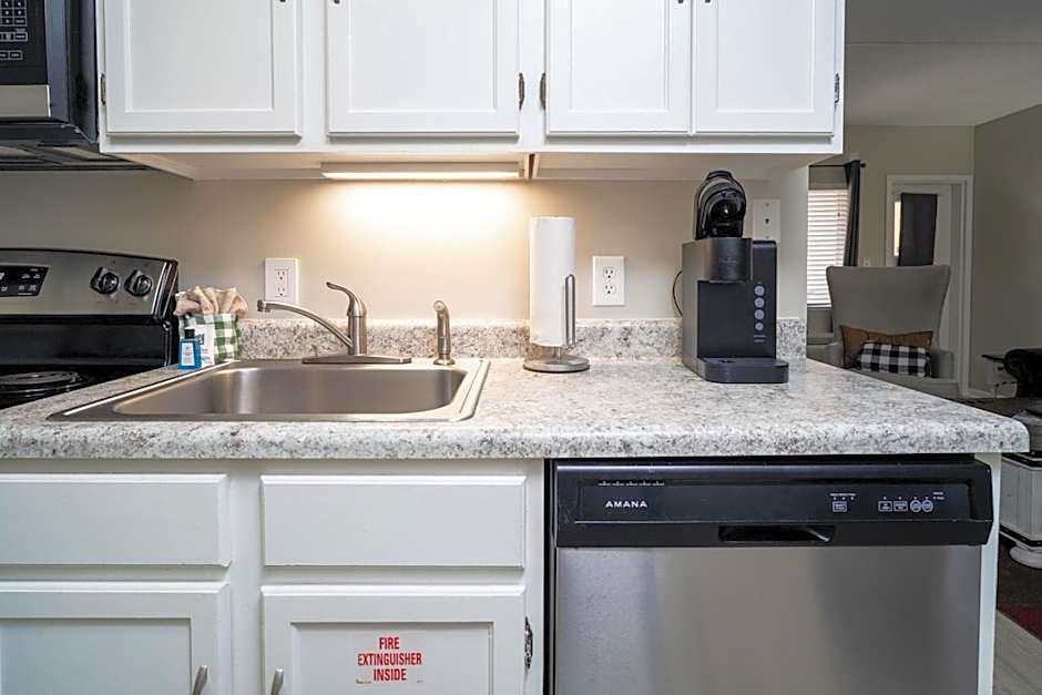 Condo in Gatlinburg very peaceful - 10 min Walk to Main Strip