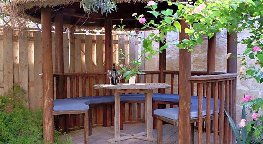 Village Knights Accommodation