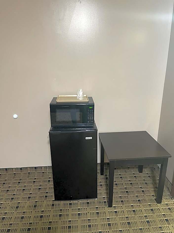 Economy Inn & Suites