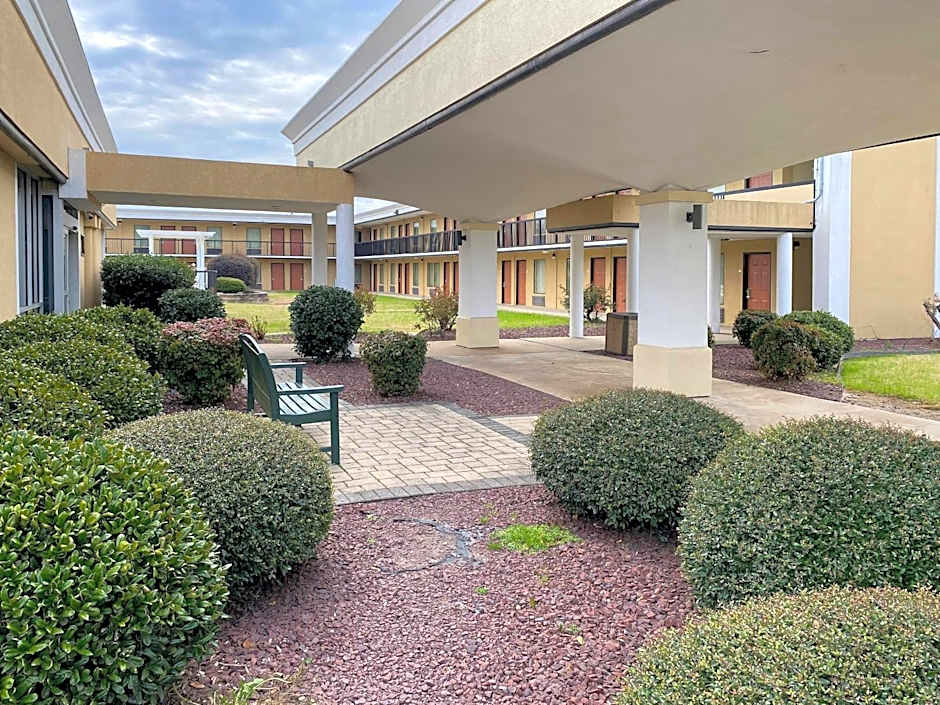 Quality Inn Elizabeth City near University