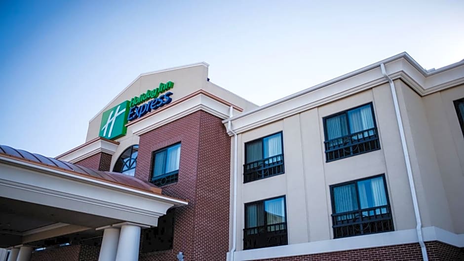 Holiday Inn Express & Suites Morton Peoria Area