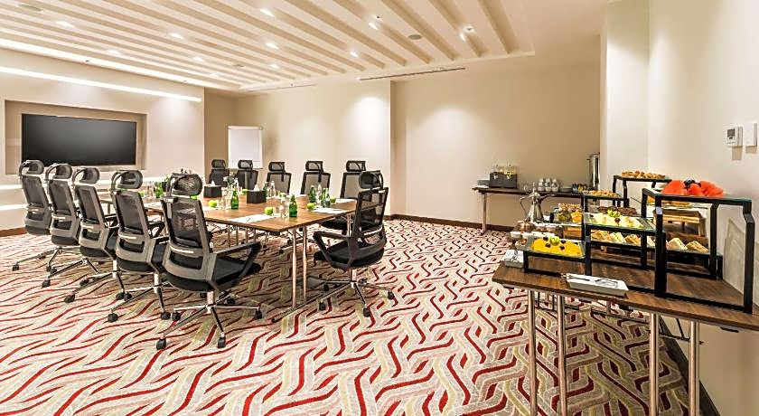 Best Western Plus Al Qurayyat City Center