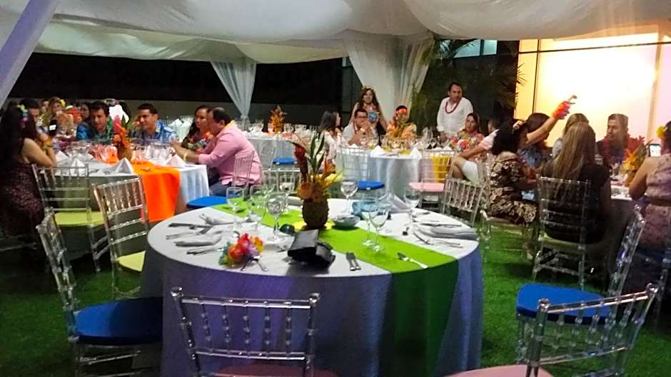 Wyndham Manta Sail Plaza Hotel and Convention Center