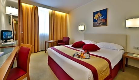 1 QUEEN BED,CLASSIC ROOM