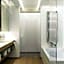 O Monot Luxury Boutique Hotel