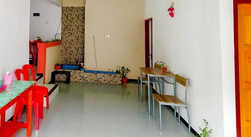 RedDoorz @ Makarios Hotel Poso