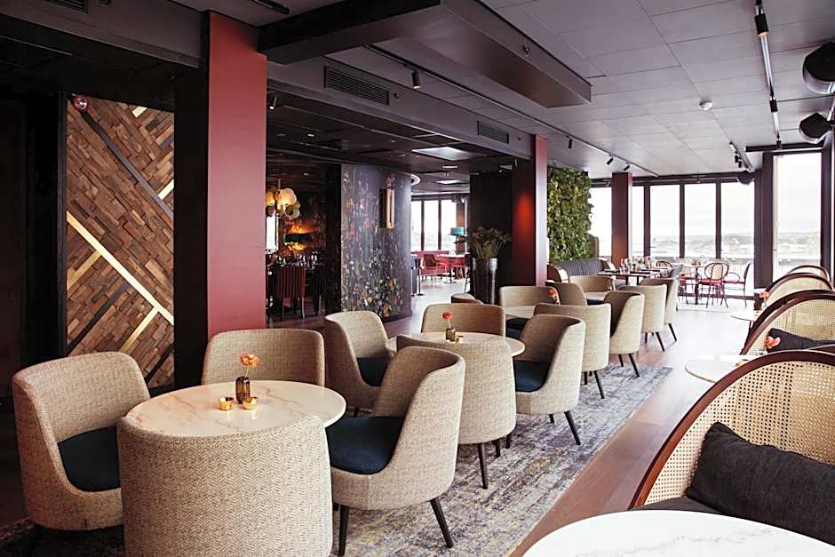 Clarion Hotel The Hub