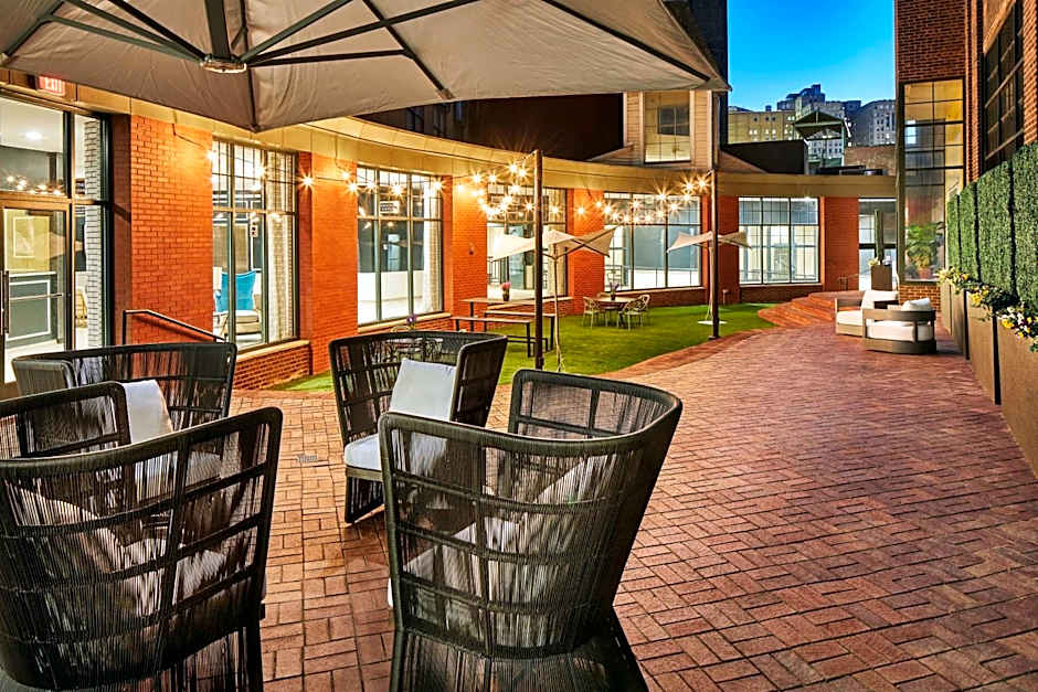 Hotel Indigo Cleveland Downtown by IHG