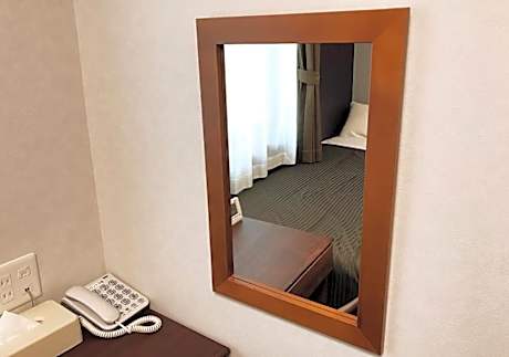 Twin Room - Non-Smoking