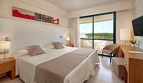 DOUBLE INDIVIDUAL USE FRONT SEA VIEW WITH BALCONY