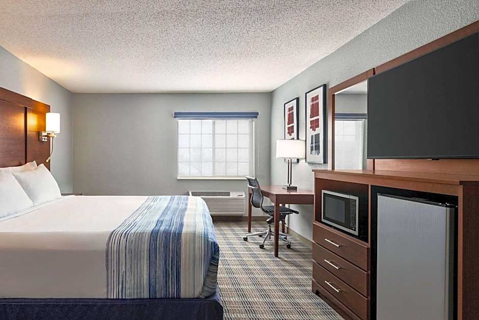 AmericInn by Wyndham Williamsburg