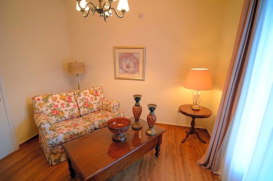 Korina Gallery Hotel