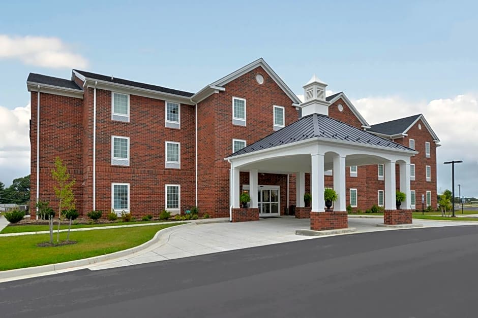 Appomattox Inn and Suites