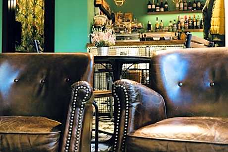 Winederful Hostel & Café