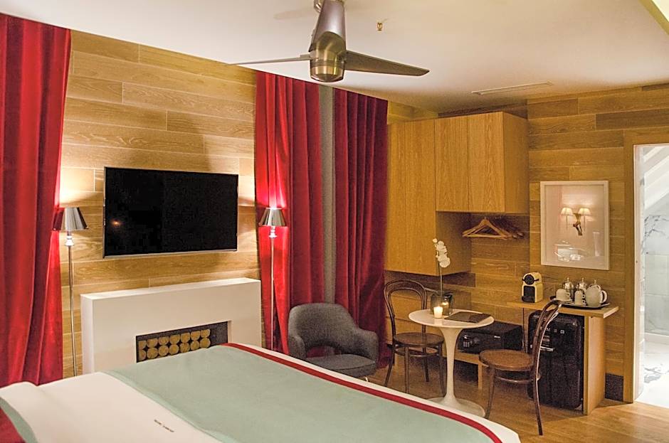 Browns Central Hotel