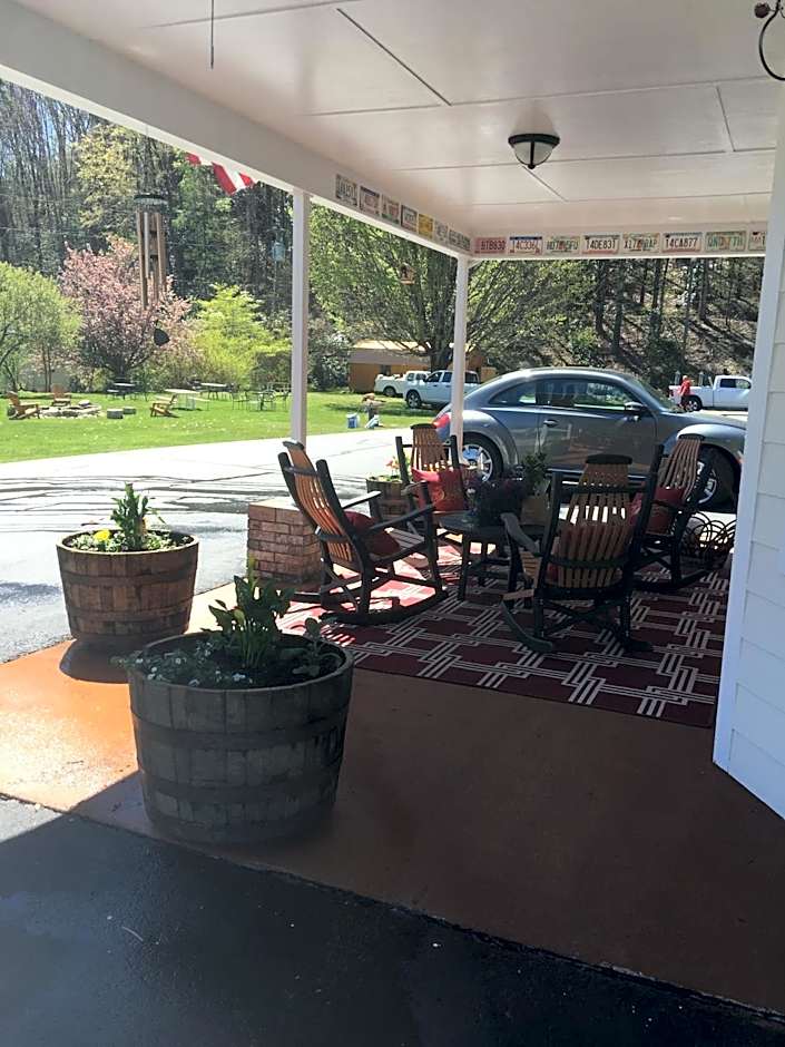 Cardinal Inn