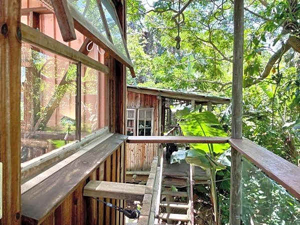 Mantis and Moon Surf Paradise & Adventure Lodge