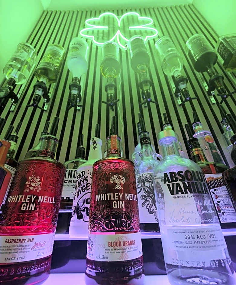 McGraths Hotel & Public Bar