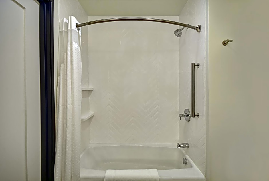 Holiday Inn Grand Rapids North By IHG