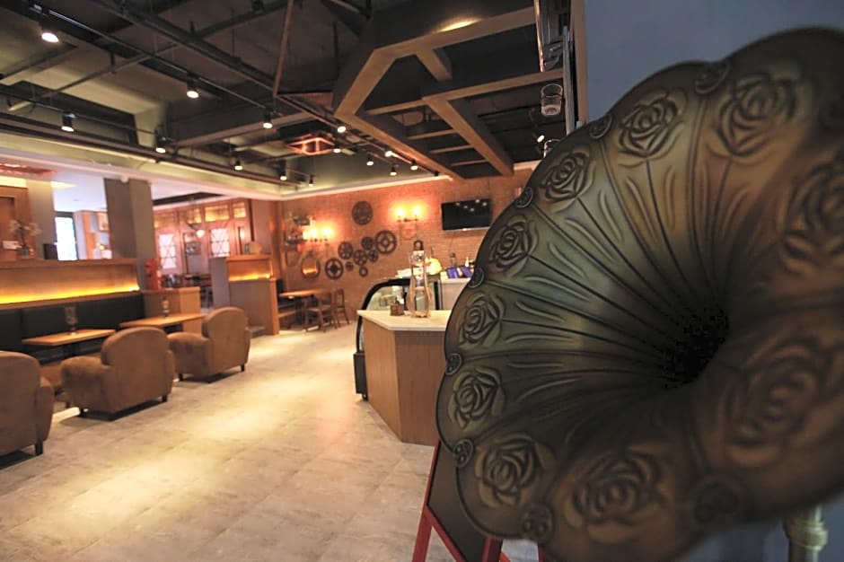 James Joyce Coffetel Wuxi Taihu Square Subway Station Branch