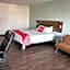OYO Hotel Downtown Peoria IL I-74
