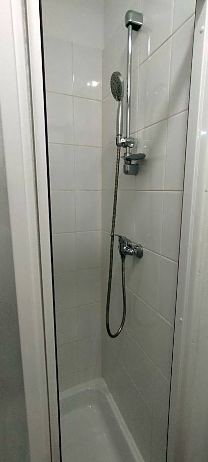 Dimael Hostel & Apartments