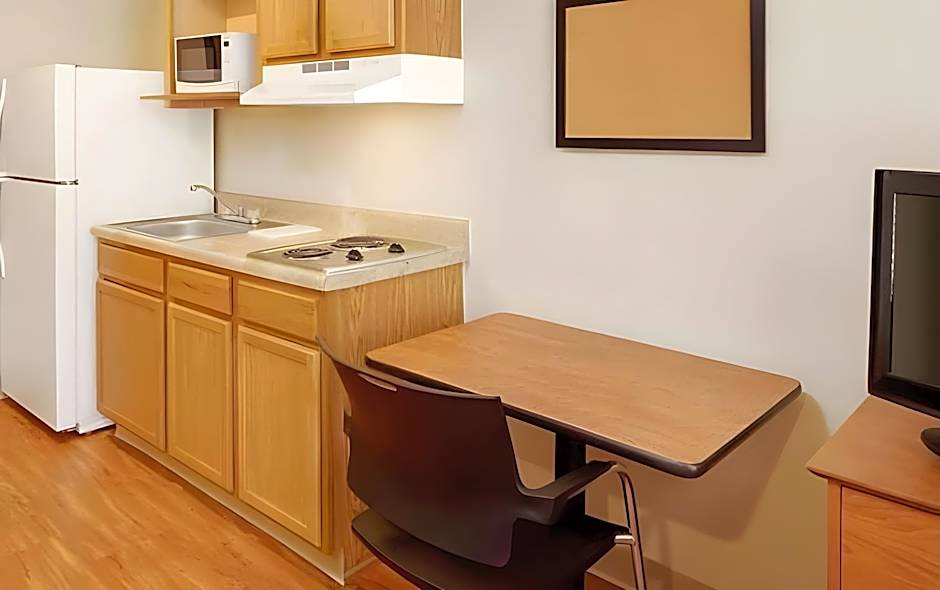 WoodSpring Suites Springfield