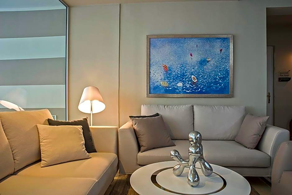 Swell Boutique Hotel