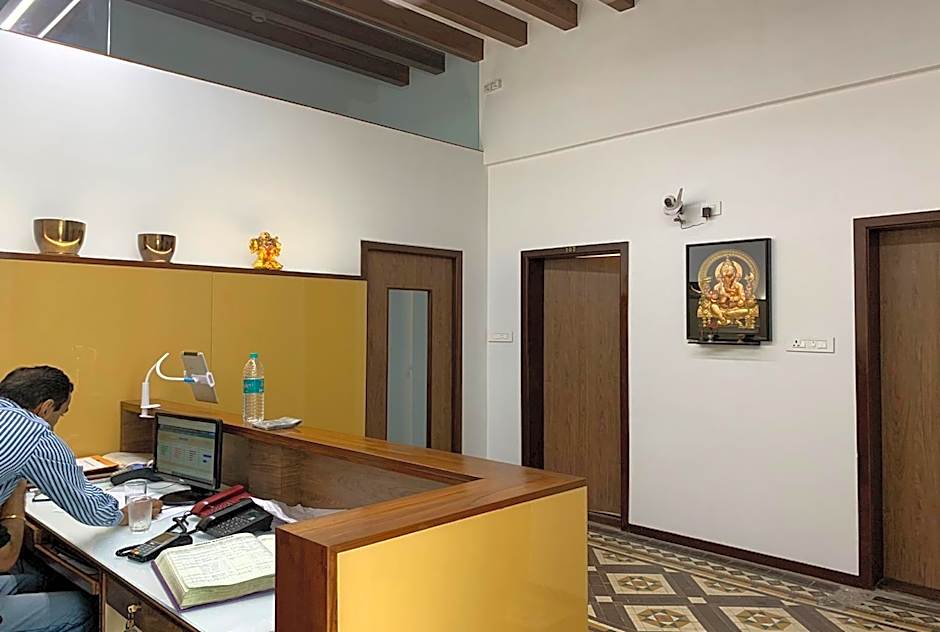 Carlton Hotel - Behind Taj Mahal Palace Colaba Mumbai