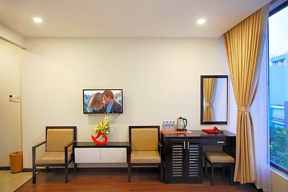 May Hotel