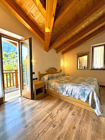 Twin Room with Balcony