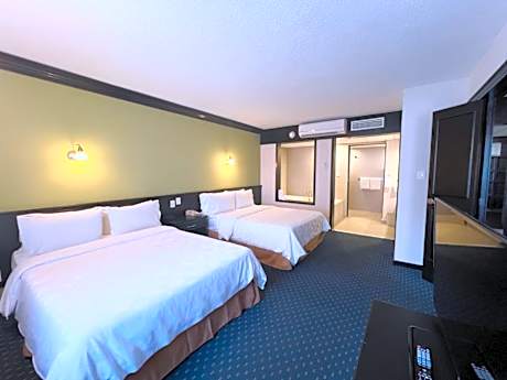 Double Suite with Two Double Beds - Non-Smoking