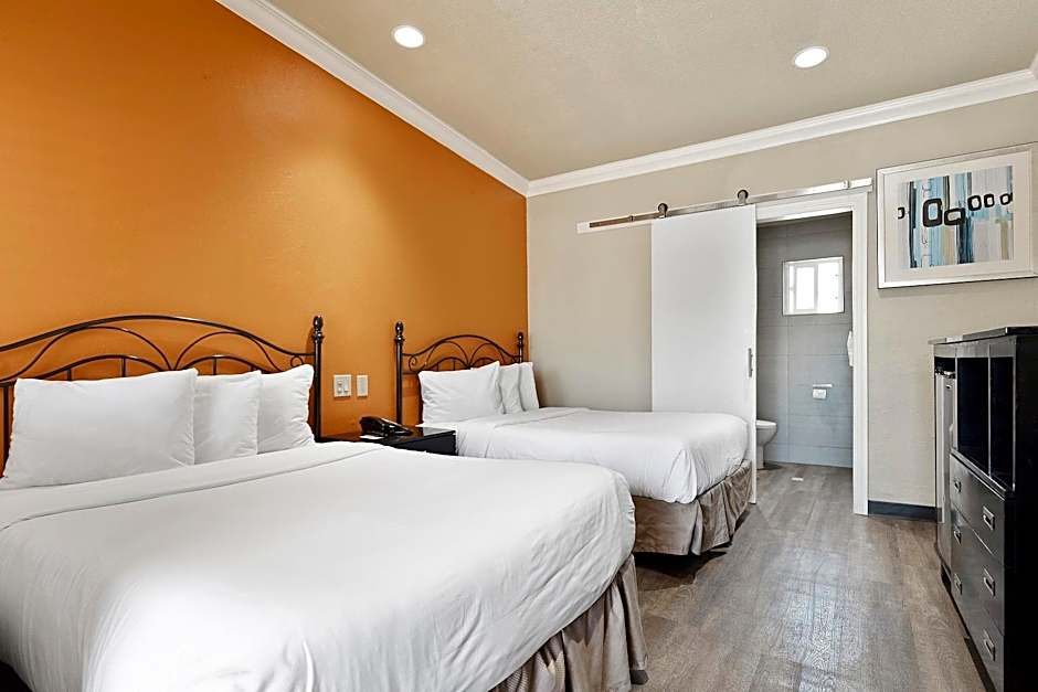 Le Blanc Inn & Suites