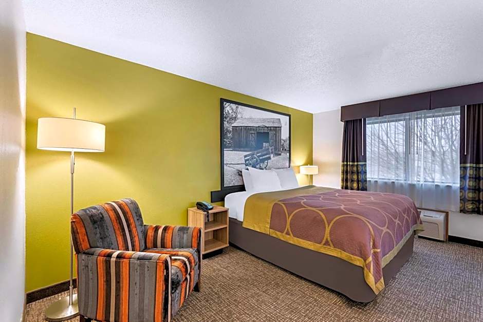 Super 8 by Wyndham Oelwein