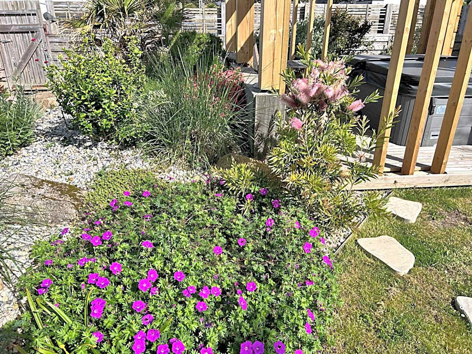 "La Cabine" côté mer et côté jardin à la VILLA PLEIN VENT