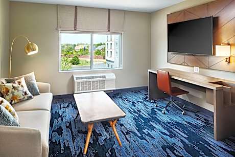 Suite, 2 Queen, Sofa bed